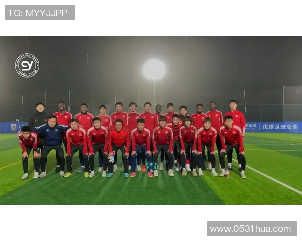 上海足球队比赛经验引发热议球迷对战术选择与球员表现展开激烈讨论