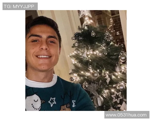 足球明星喜庆头像女生展现青春活力与运动魅力的完美结合