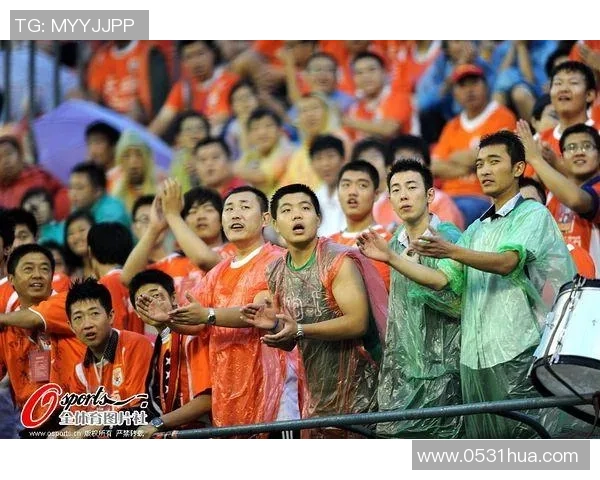 美女倾情演唱足球明星视频引发热议精彩瞬间回顾 美女倾情演唱足球明星视频引发热议精彩瞬间回顾