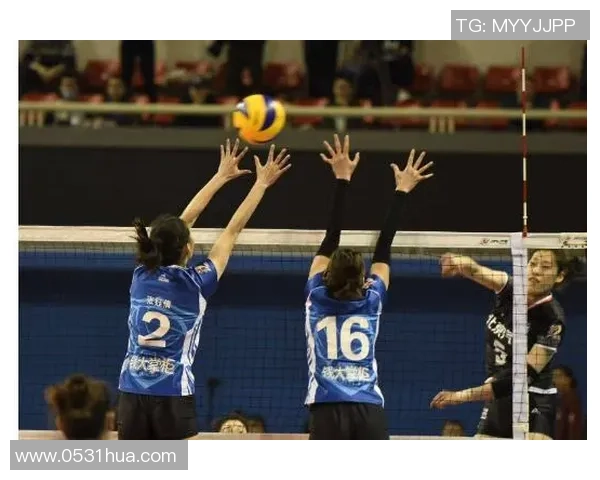 重庆排球队在城市联赛中的默契配合与战术执行分析 重庆排球队在城市联赛中的默契配合与战术执行分析