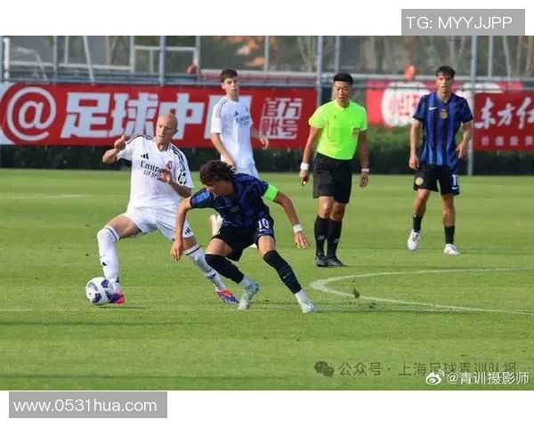 上海足球队灵活性排名第八位引发热议各队表现各异分析深入 上海足球队灵活性排名第八位引发热议各队表现各异分析深入