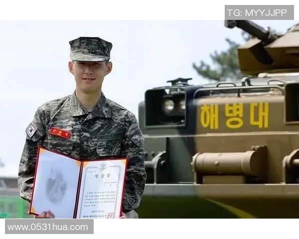 足球明星分享军事经历与训练心得探讨运动与军队的相似之处 足球明星分享军事经历与训练心得探讨运动与军队的相似之处