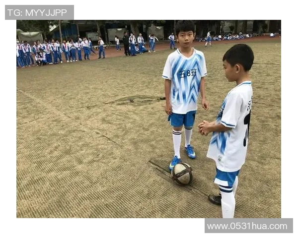 我的足球明星朋友带我走进绿茵场的精彩世界与梦想追逐之旅